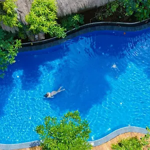 Resort Tree House Mutu Village